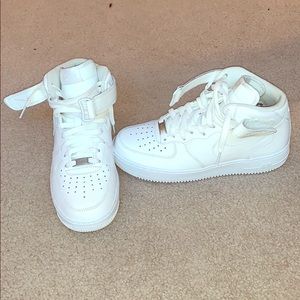 high top air force 1’s